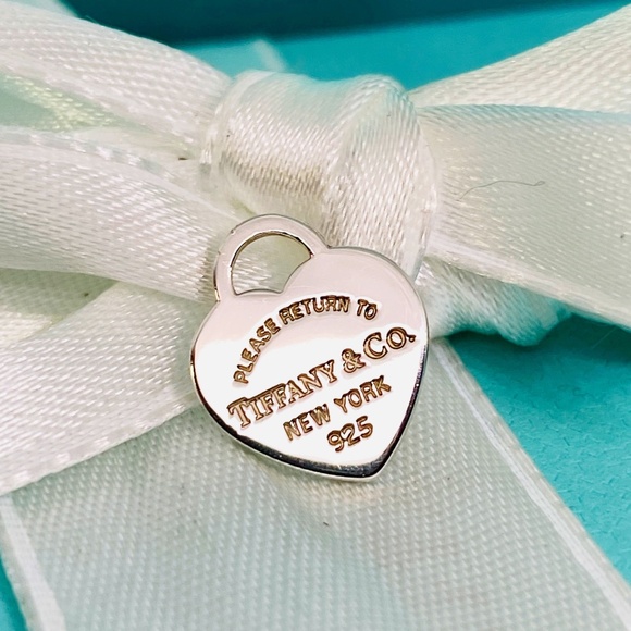 Tiffany & co mini RTT heart tag charm replacement - Picture 1 of 3